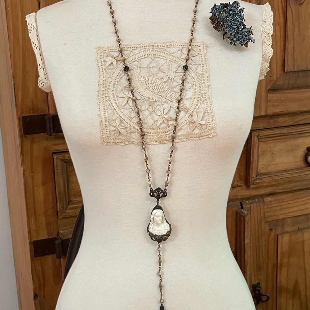 Virgin Mary rosary handmade antique inspired French Brocante - Picture 8 of 13